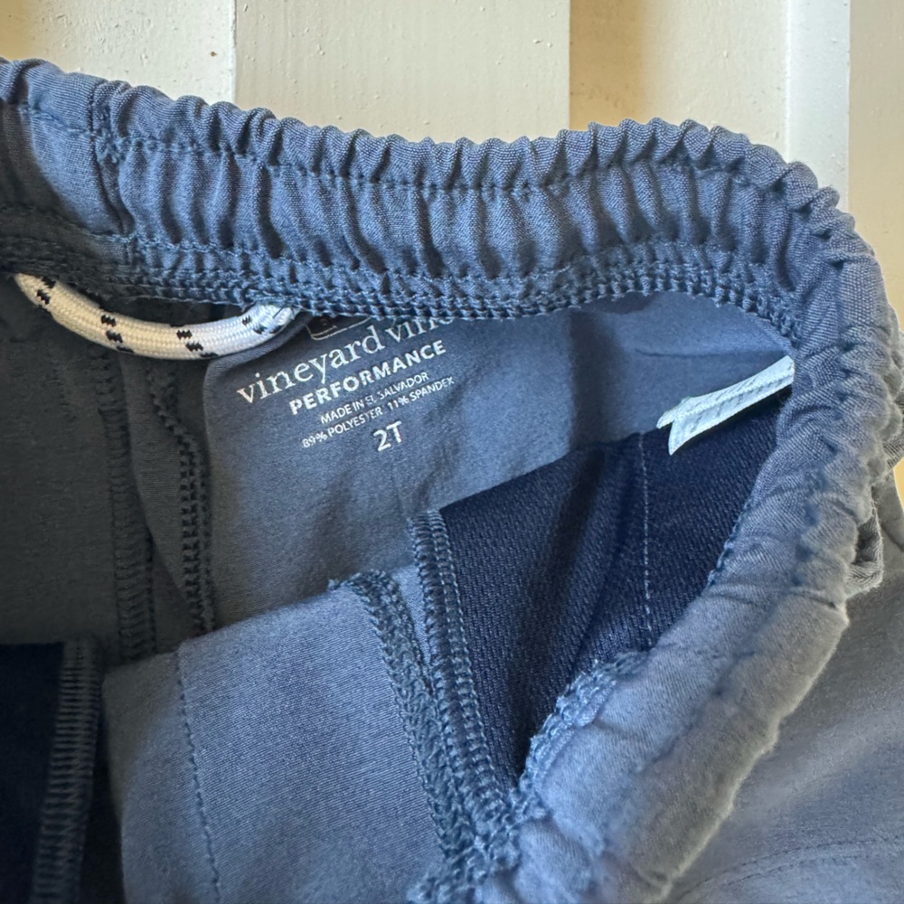 Toddler Boys Vineyard Vines Navy Performance Shorts - Picture 2 of 2